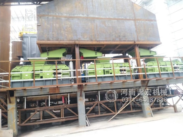 機(jī)制砂粒度總不達(dá)標(biāo)？大型對(duì)輥制砂機(jī)：顆粒均勻級(jí)配好,攪拌站搶著要!